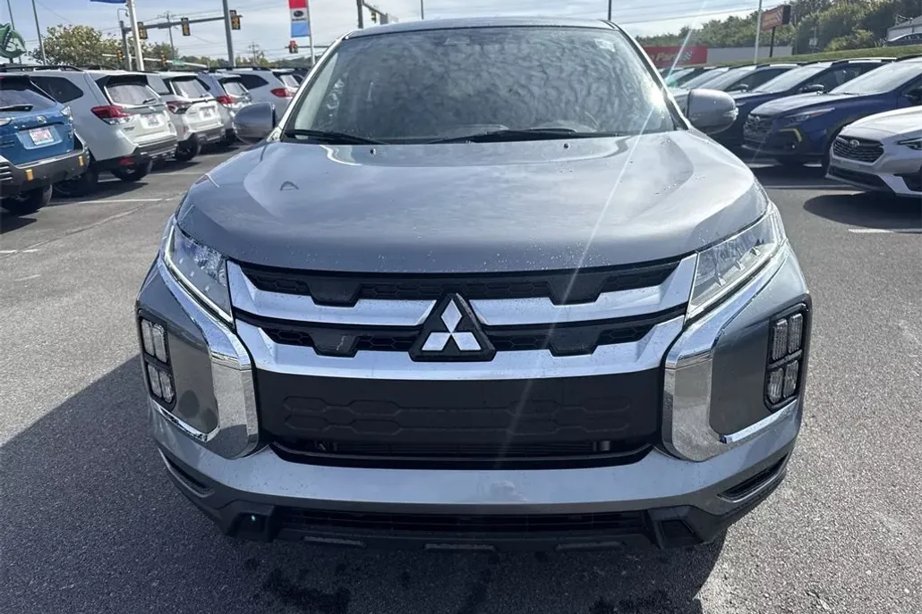 2025 Mitsubishi Outlander Sport SE photo 1