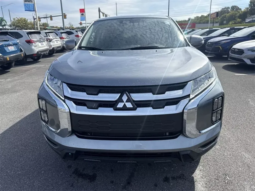 2025 Mitsubishi Outlander Sport SE photo 1