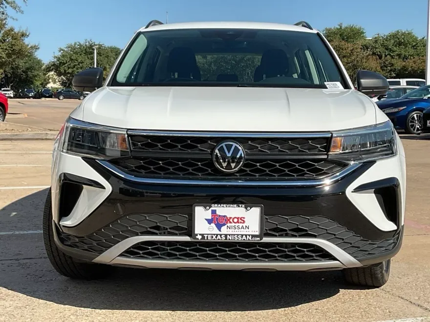 2024 Volkswagen Taos S photo 3