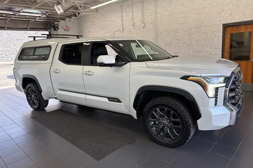 2023 Toyota Tundra Platinum photo 1