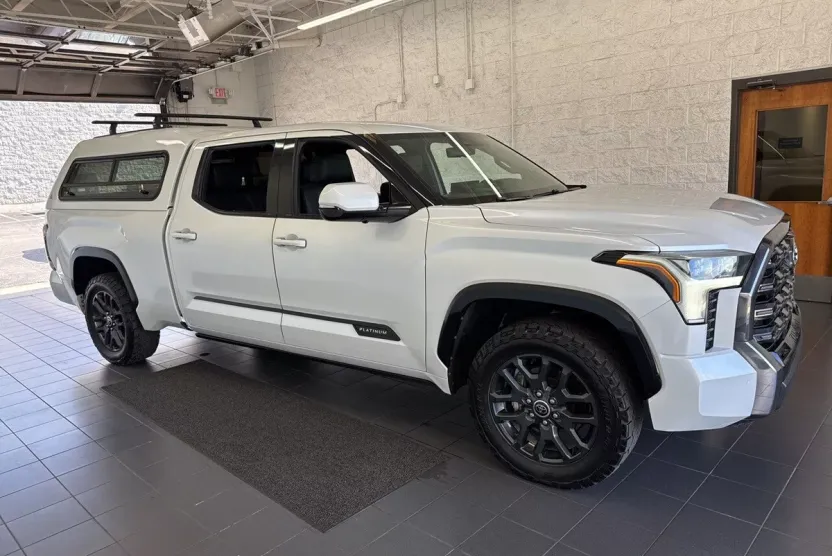 2023 Toyota Tundra Platinum photo 1