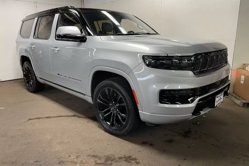 2022 Jeep Grand Wagoneer II photo 1