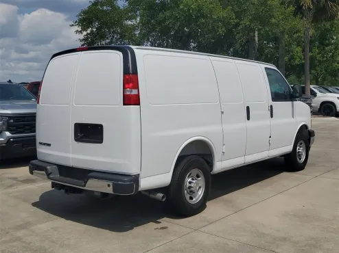 2025 Chevrolet Express Cargo 2500 photo 4
