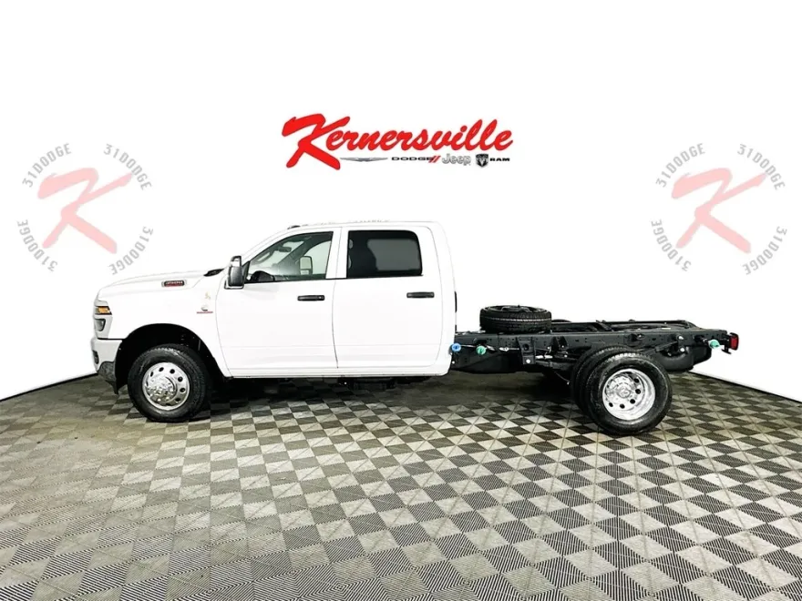 2025 Ram 3500 Tradesman photo 1