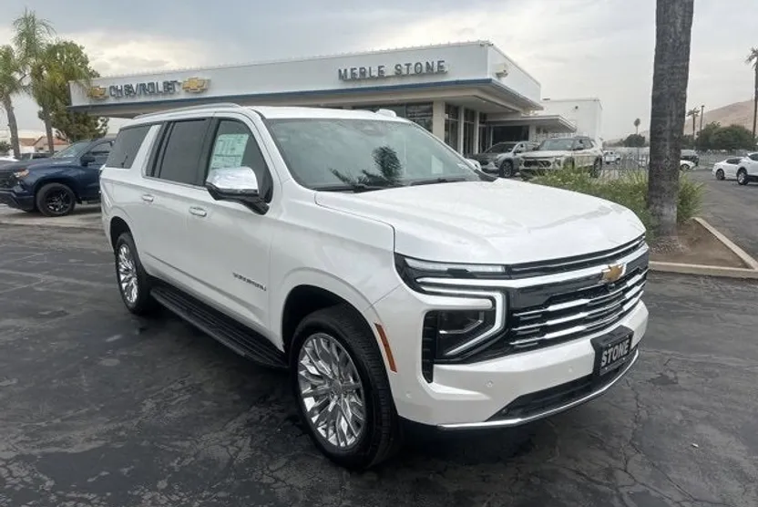2025 Chevrolet Suburban Premier photo 1