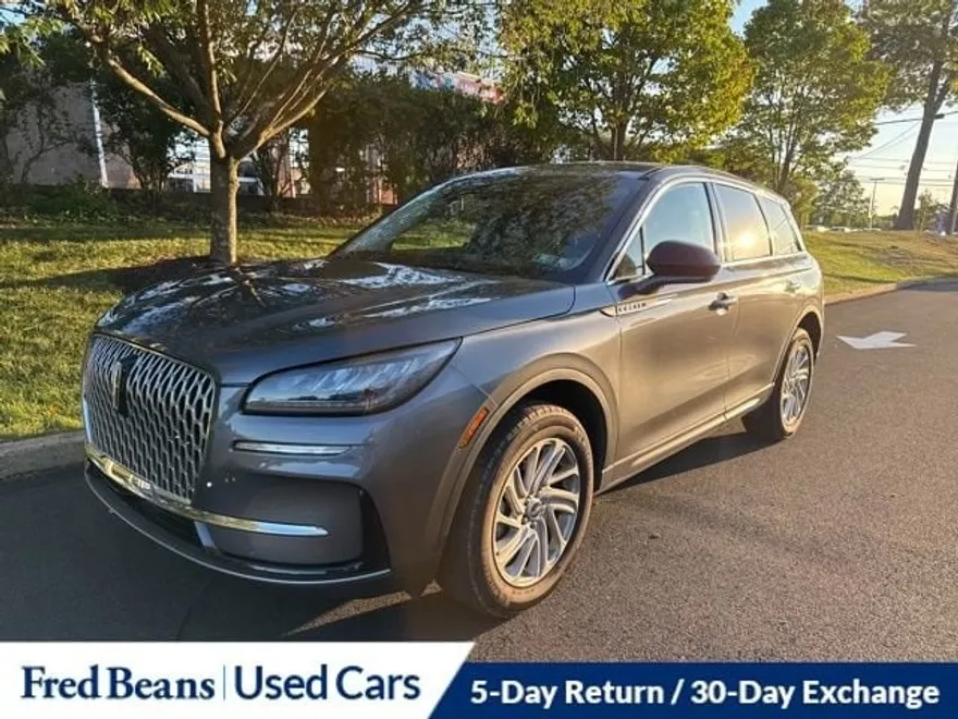 2023 Lincoln Corsair Standard photo 1