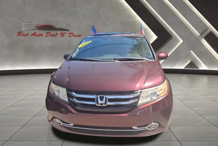 2014 Honda Odyssey Touring photo 1