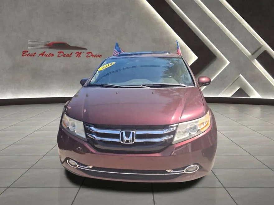 2014 Honda Odyssey Touring photo 1