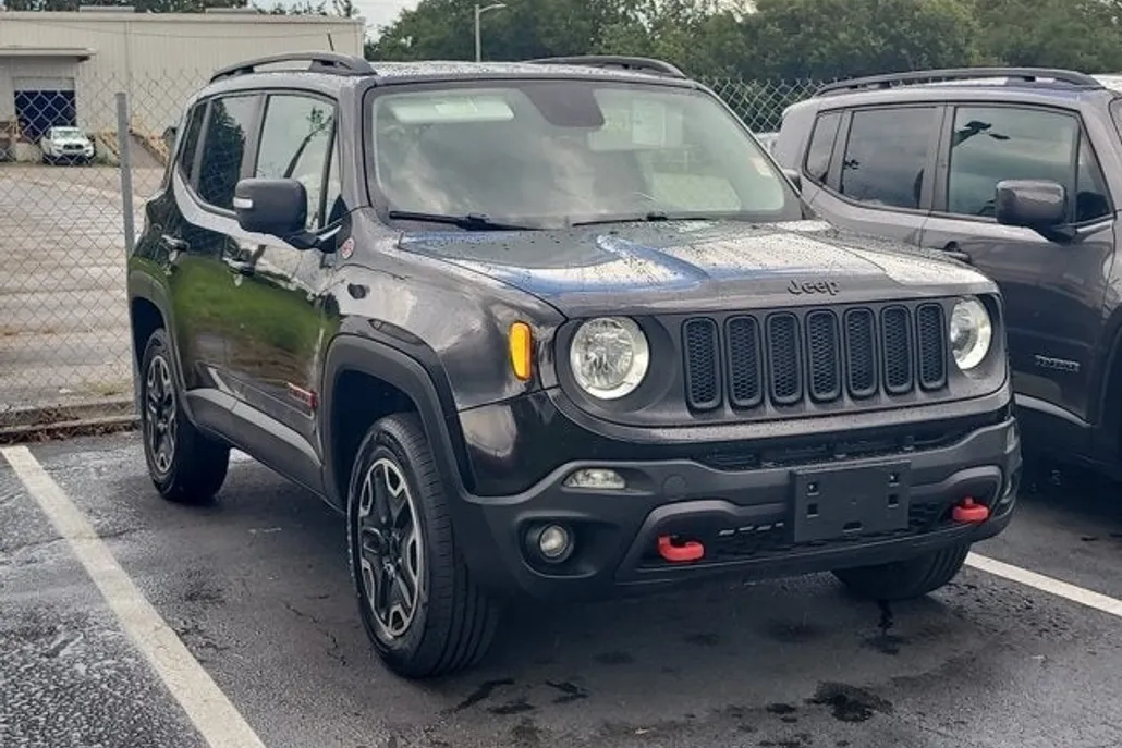 2015 Jeep Renegade Trailhawk photo 1