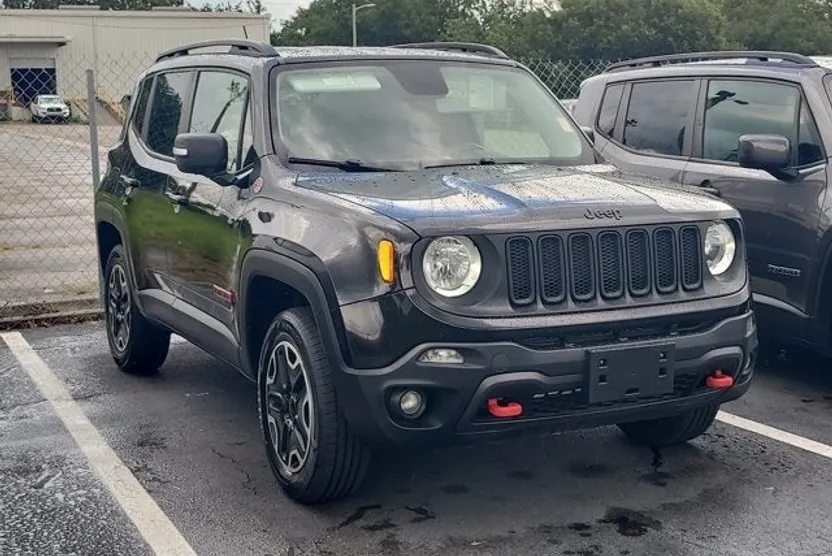 2015 Jeep Renegade Trailhawk photo 1