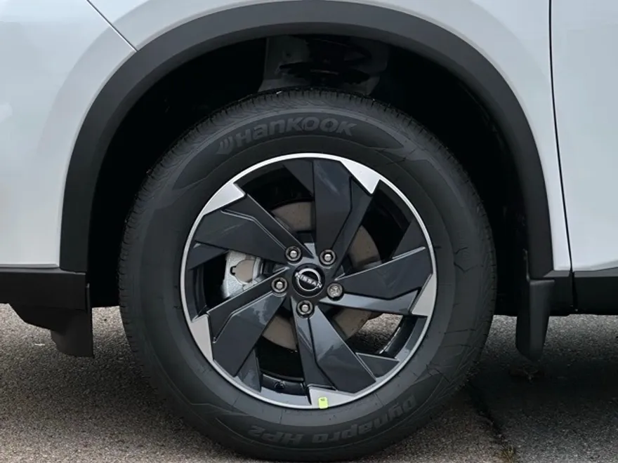 2026 Nissan Rogue SV photo 1