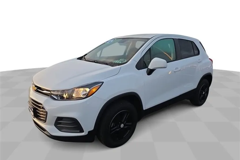 2022 Chevrolet Trax LS photo 1
