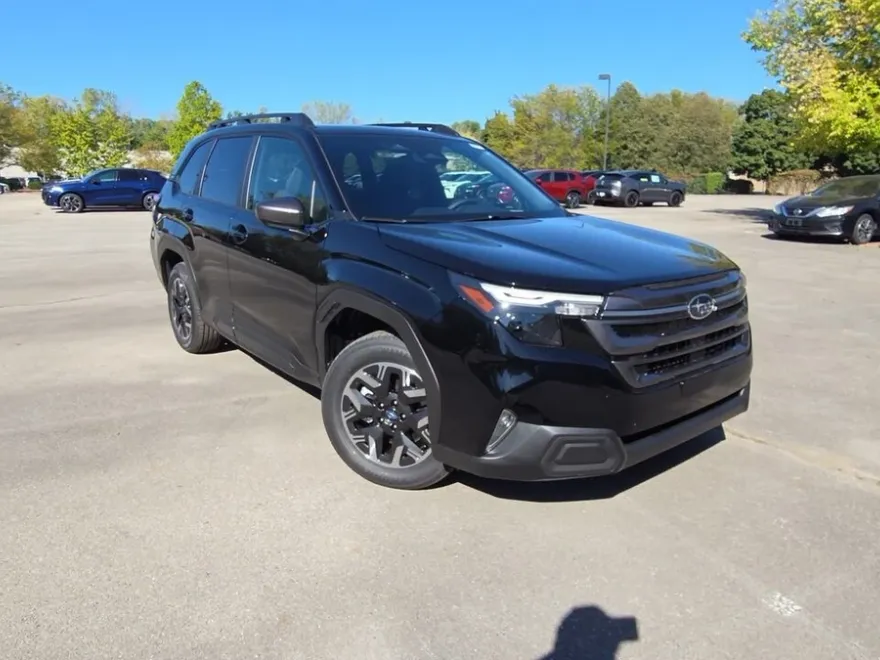 2025 Subaru Forester Premium photo 1