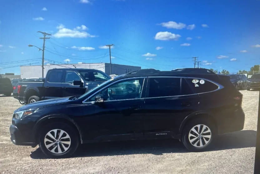 2020 Subaru Outback Premium photo 1