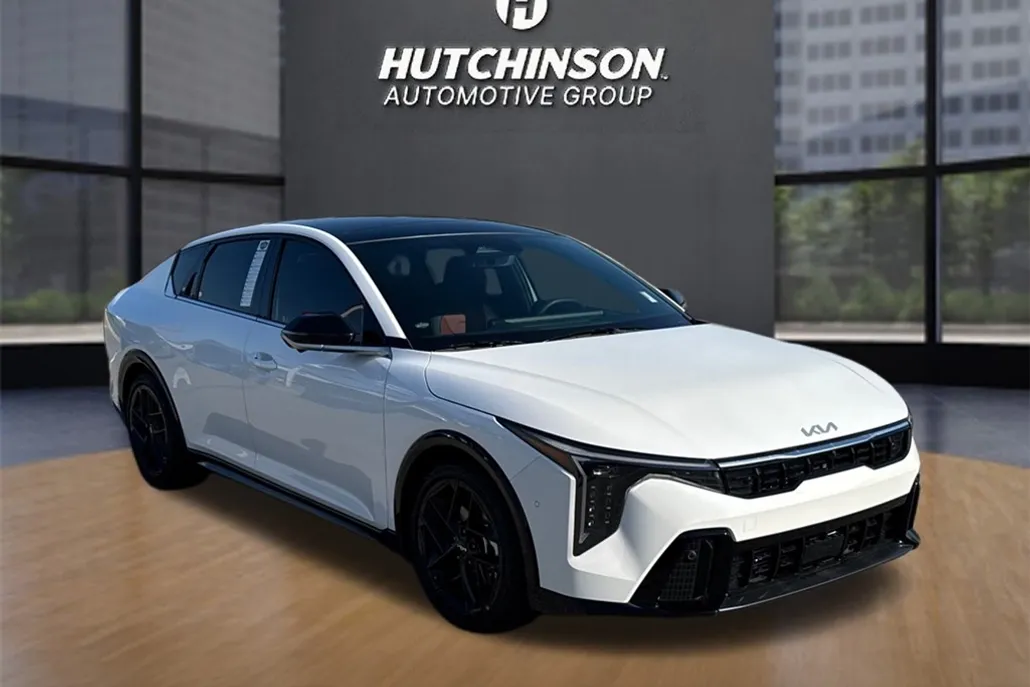 2025 Kia K4 GT-Line Turbo photo 1