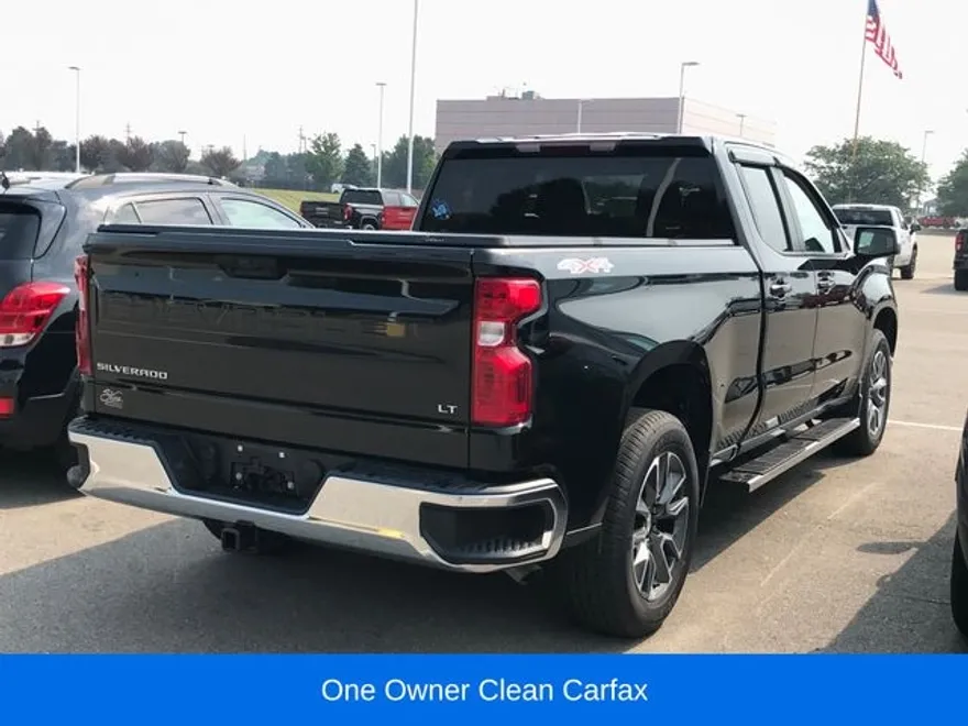 2023 Chevrolet Silverado 1500 LT photo 1