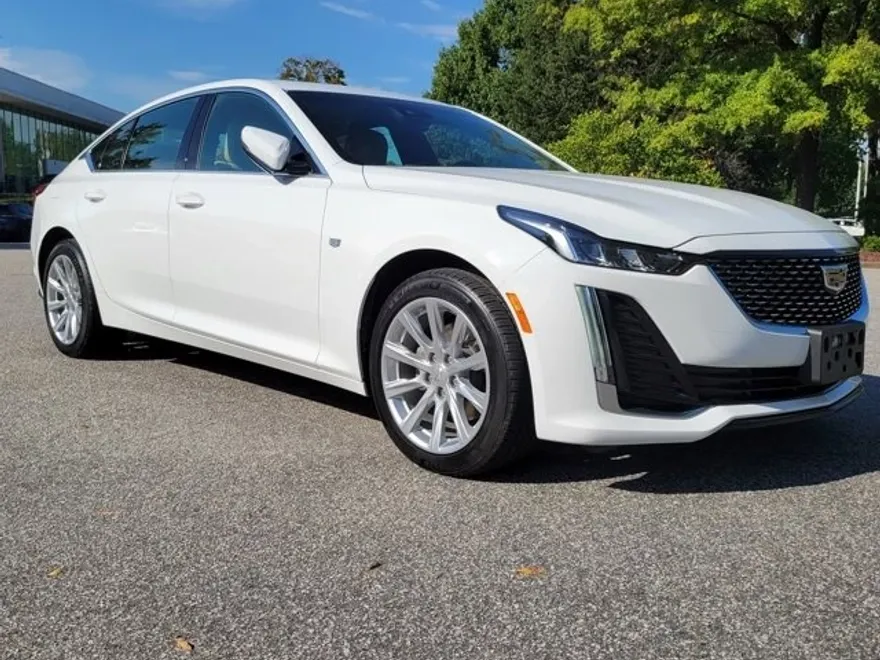 2022 Cadillac CT5 Luxury photo 1