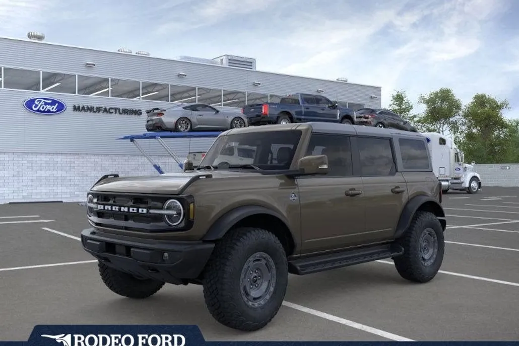 2025 Ford Bronco Outer Banks photo 1