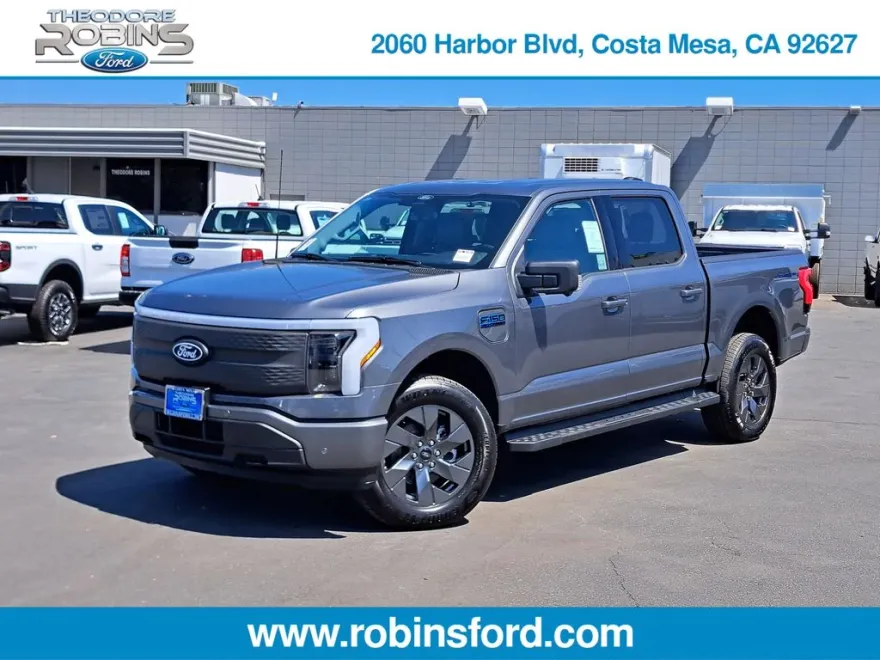 2025 Ford F-150 Lightning photo 1