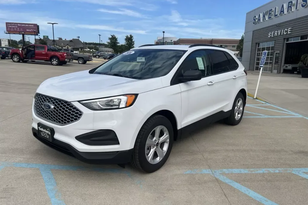 2024 Ford Edge SE photo 1