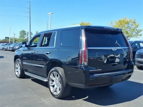 2015 Cadillac Escalade Luxury photo 4