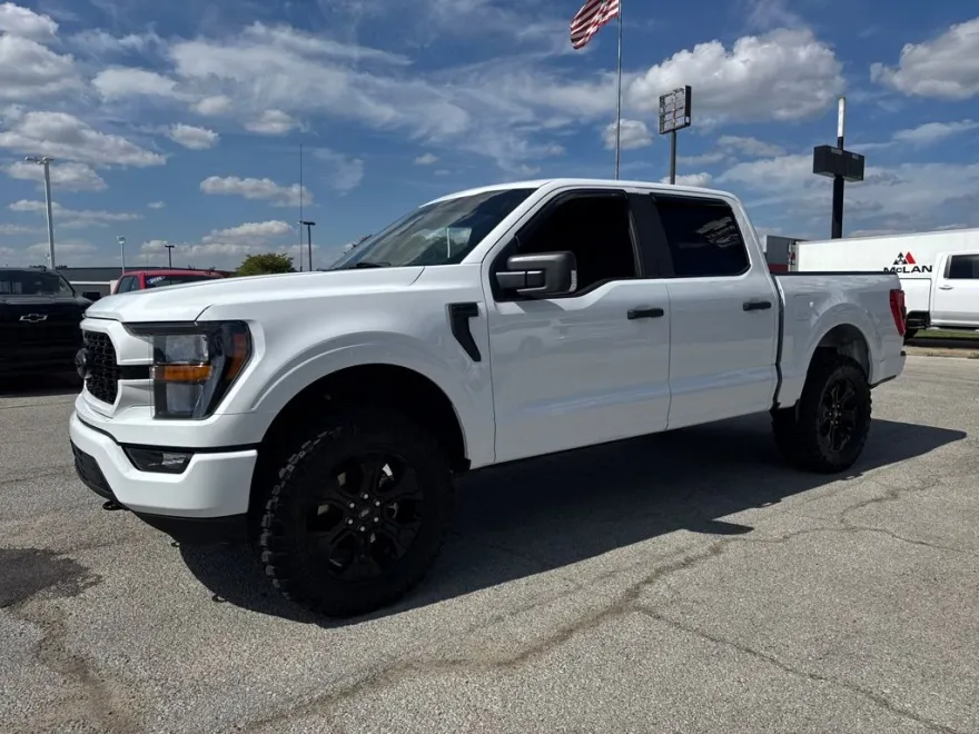 2023 Ford F-150 XL photo 1