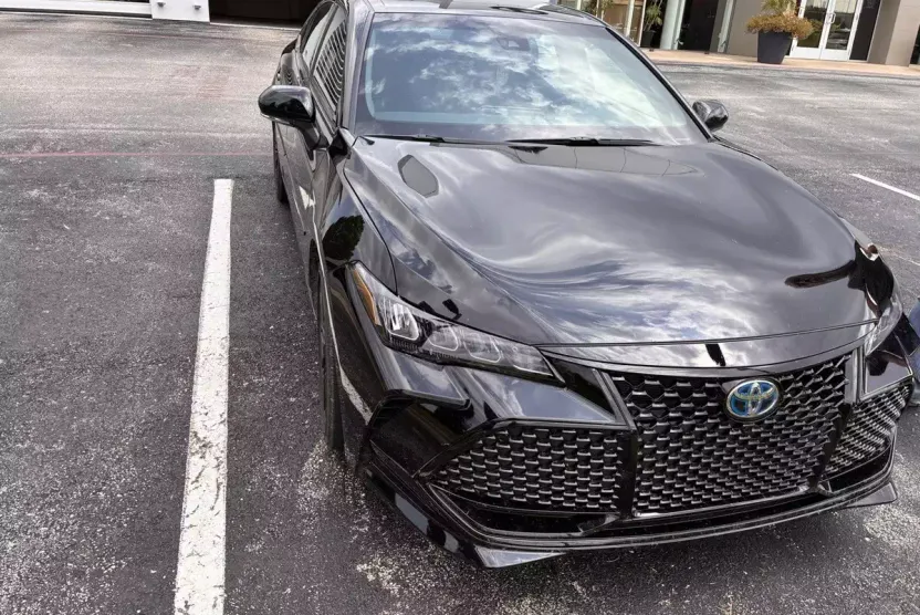 2022 Toyota Avalon Hybrid XSE photo 1