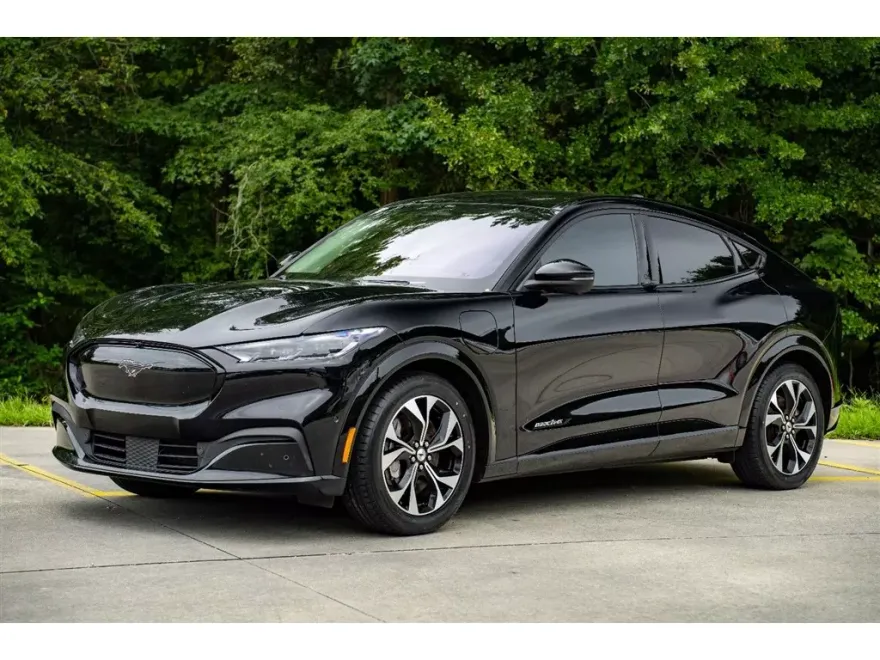 2022 Ford Mustang Mach-E Premium photo 1