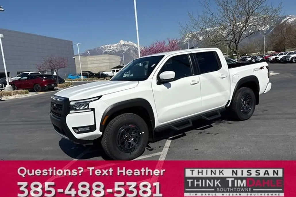 2025 Nissan Frontier PRO-4X photo 1