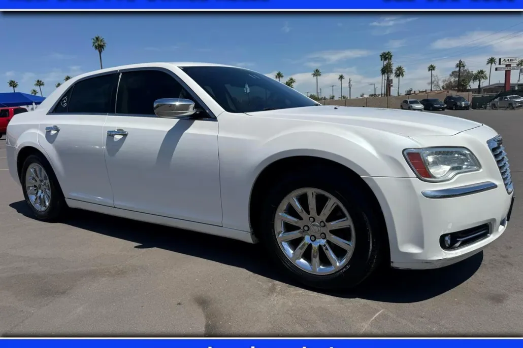 2011 Chrysler 300 Limited photo 1