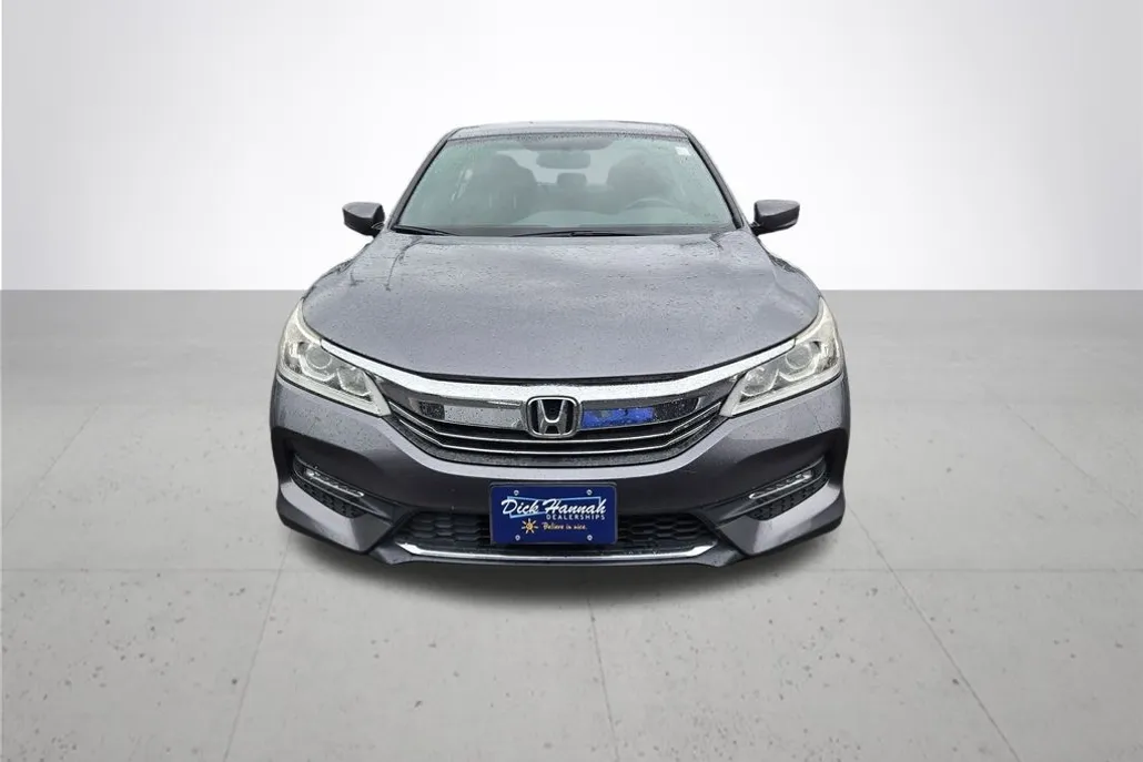 2017 Honda Accord Sport photo 1