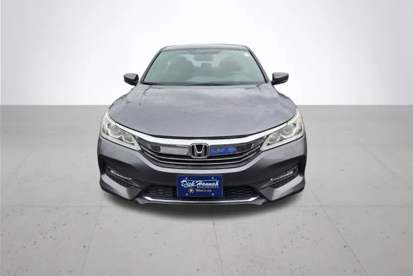 2017 Honda Accord Sport photo 1