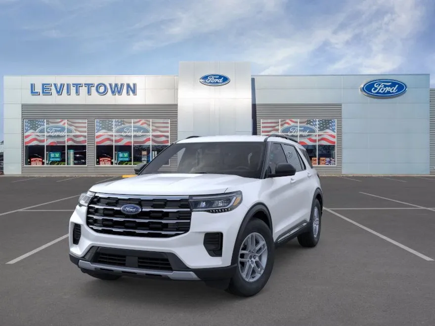 2025 Ford Explorer photo 1