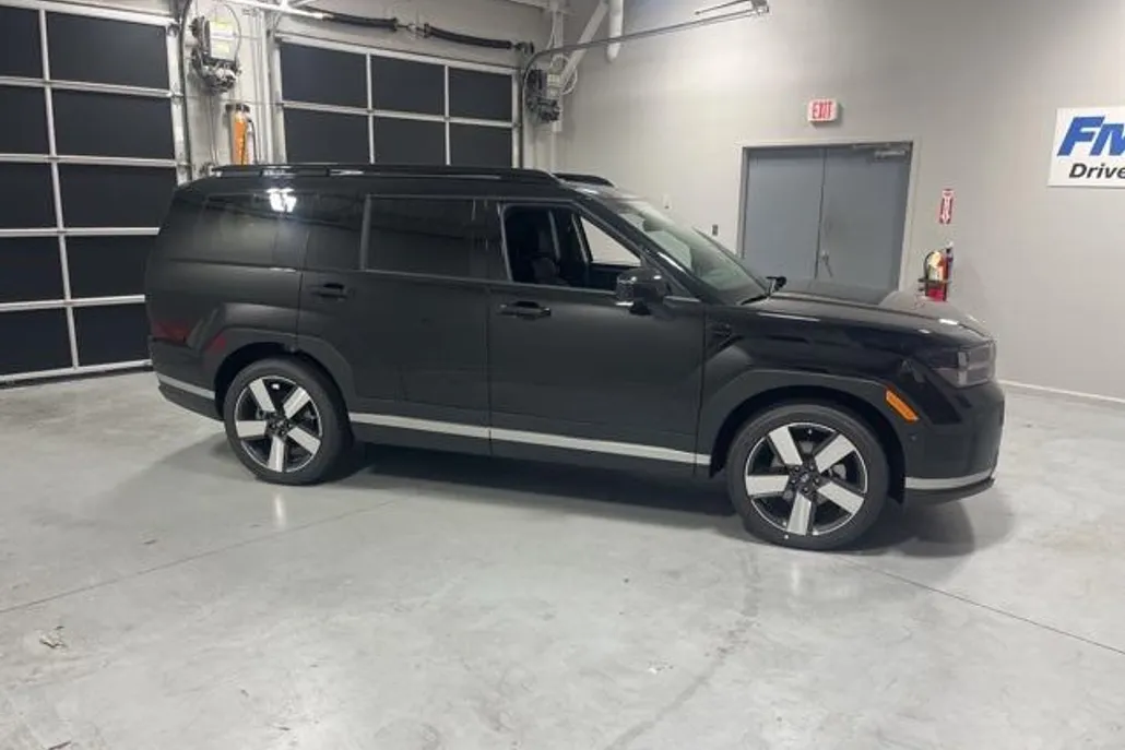 2025 Hyundai Santa Fe Limited photo 1