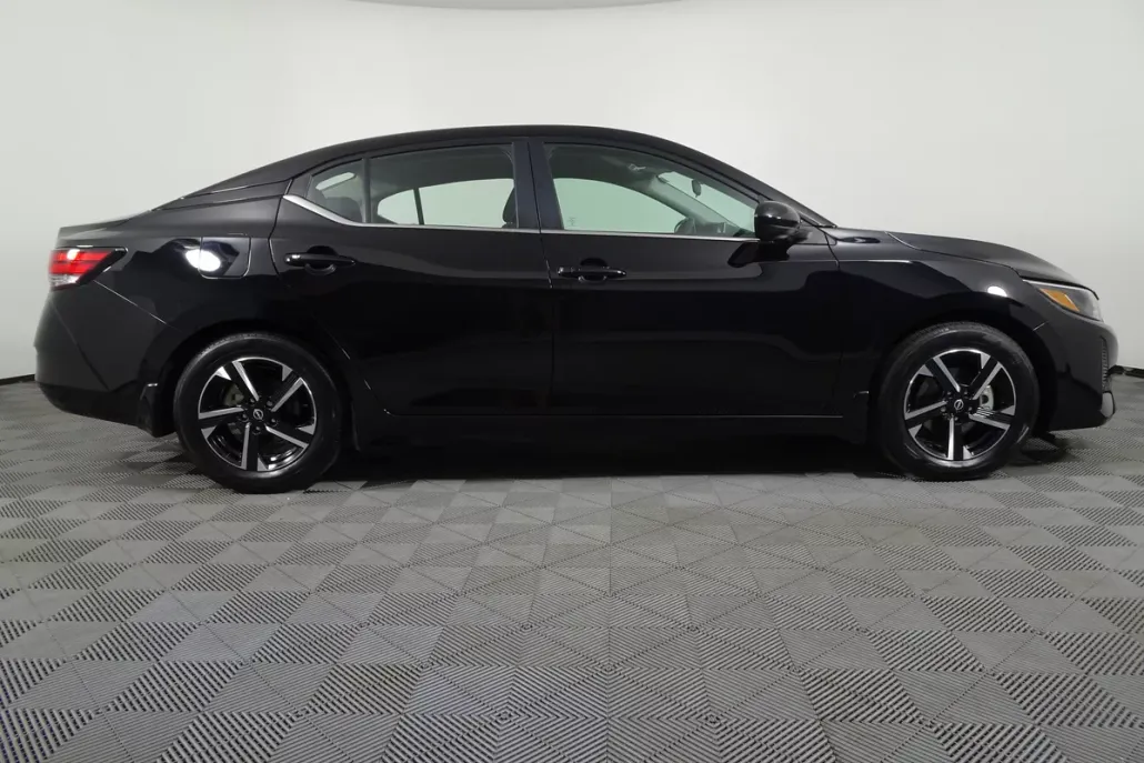 2025 Nissan Sentra SV photo 1