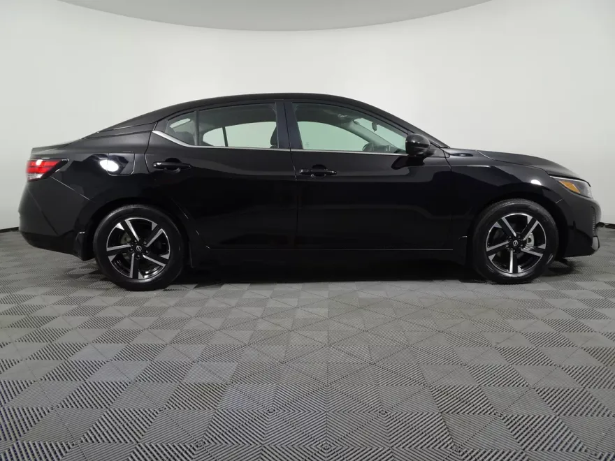 2025 Nissan Sentra SV photo 1