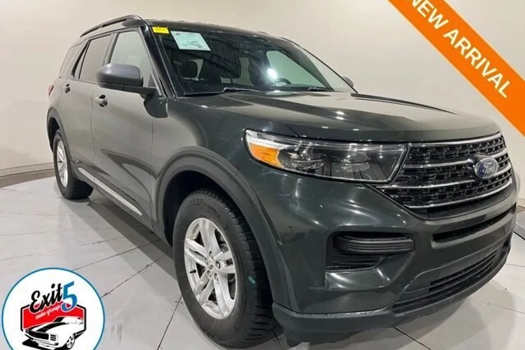 2021 Ford Explorer XLT photo 1