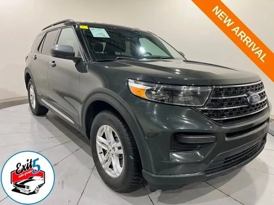 2021 Ford Explorer XLT photo 1