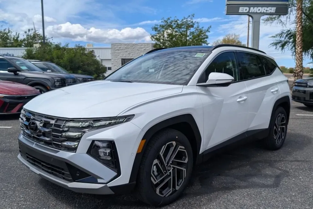 2025 Hyundai Tucson Limited photo 1