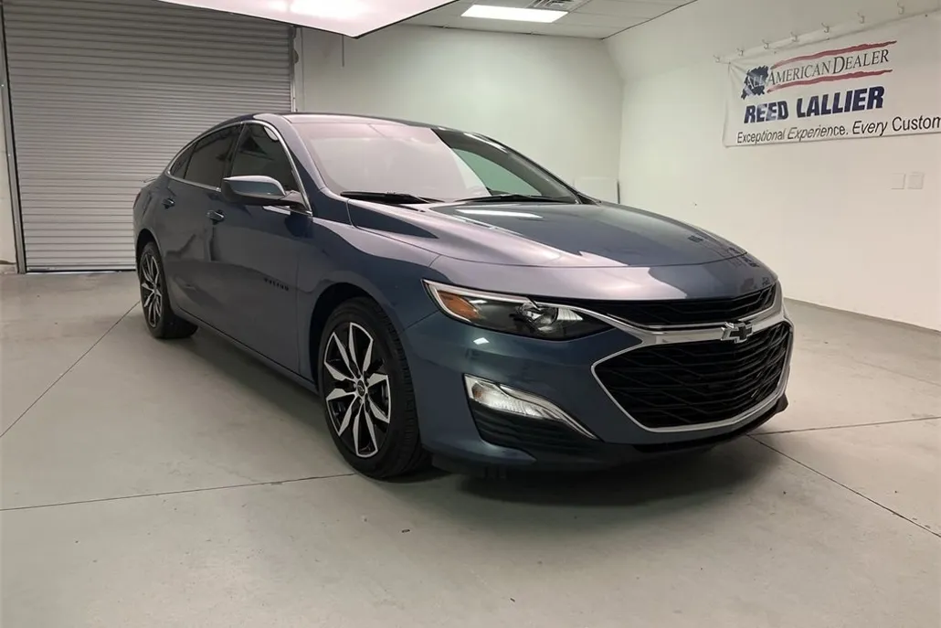 2024 Chevrolet Malibu RS photo 1