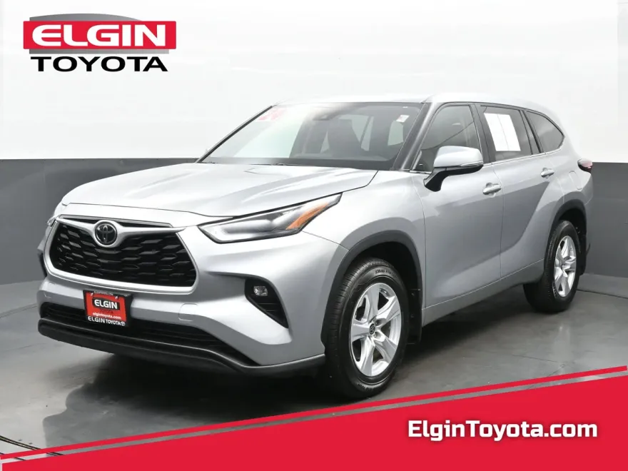 2024 Toyota Highlander LE photo 1
