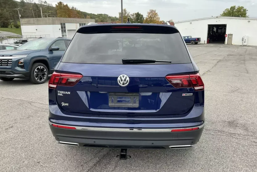 2021 Volkswagen Tiguan SE photo 1