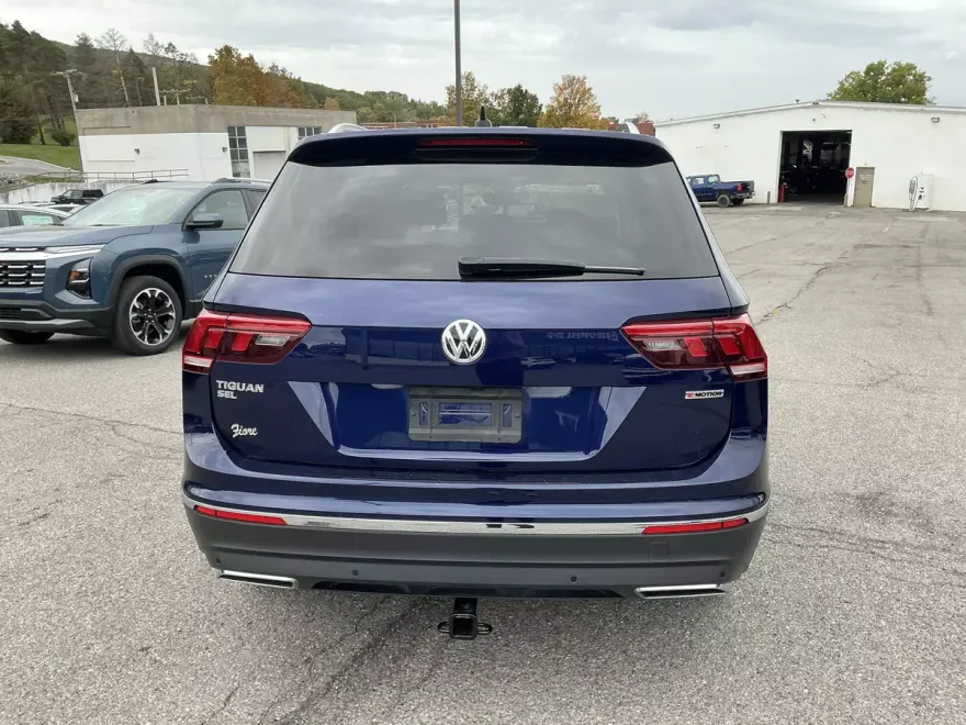 2021 Volkswagen Tiguan SE photo 1