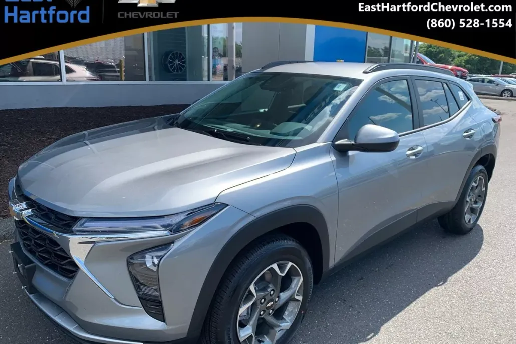 2025 Chevrolet Trax LT photo 1