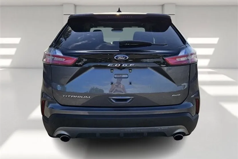 2024 Ford Edge Titanium photo 1