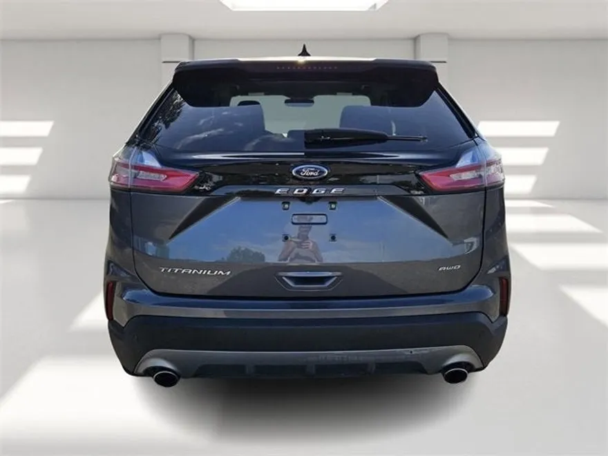 2024 Ford Edge Titanium photo 1