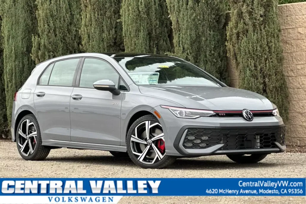2025 Volkswagen Golf GTI SE photo 1