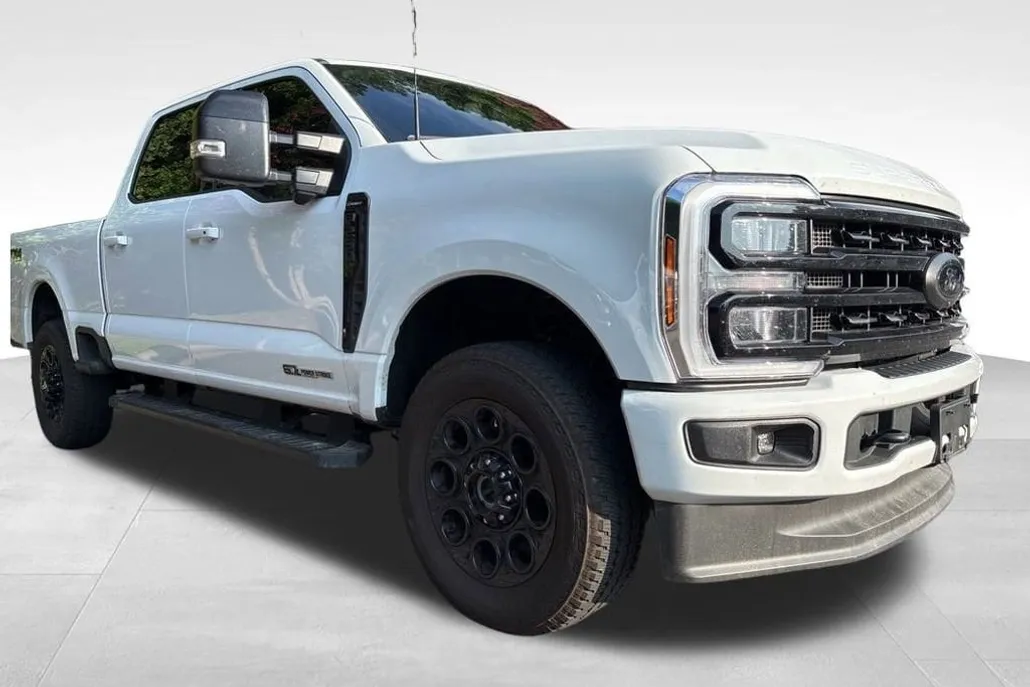2024 Ford F-250 Lariat photo 1
