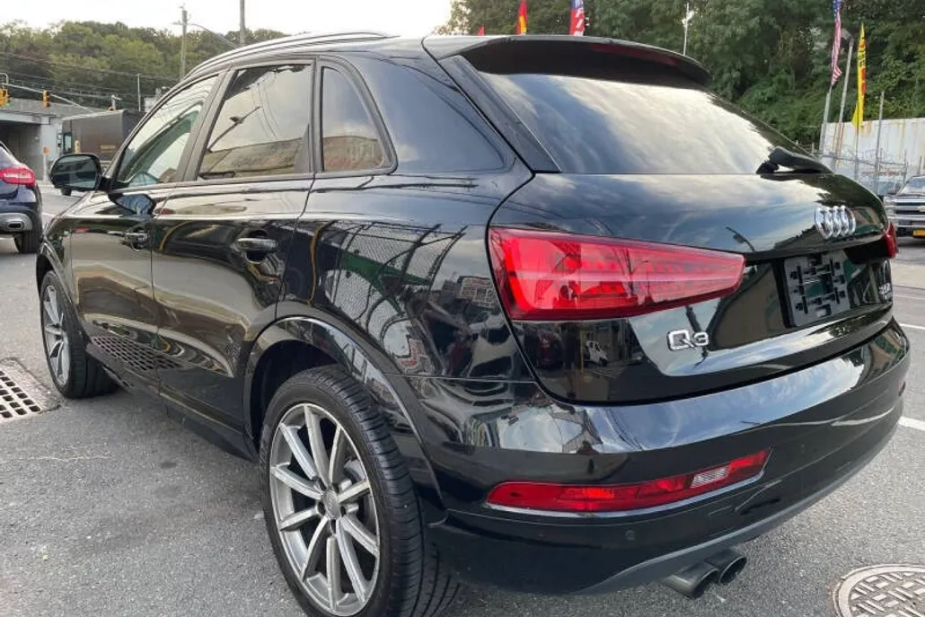 2018 Audi Q3 Premium photo 1