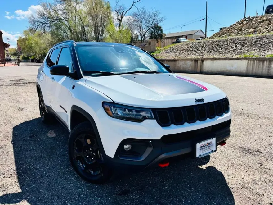 2024 Jeep Compass Trailhawk photo 1